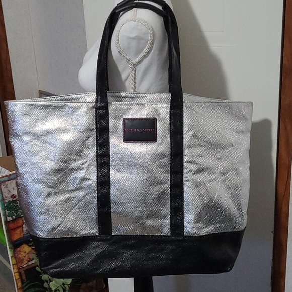 Victoria's Secret Handbags - Victoria's Secret Weekend Bag